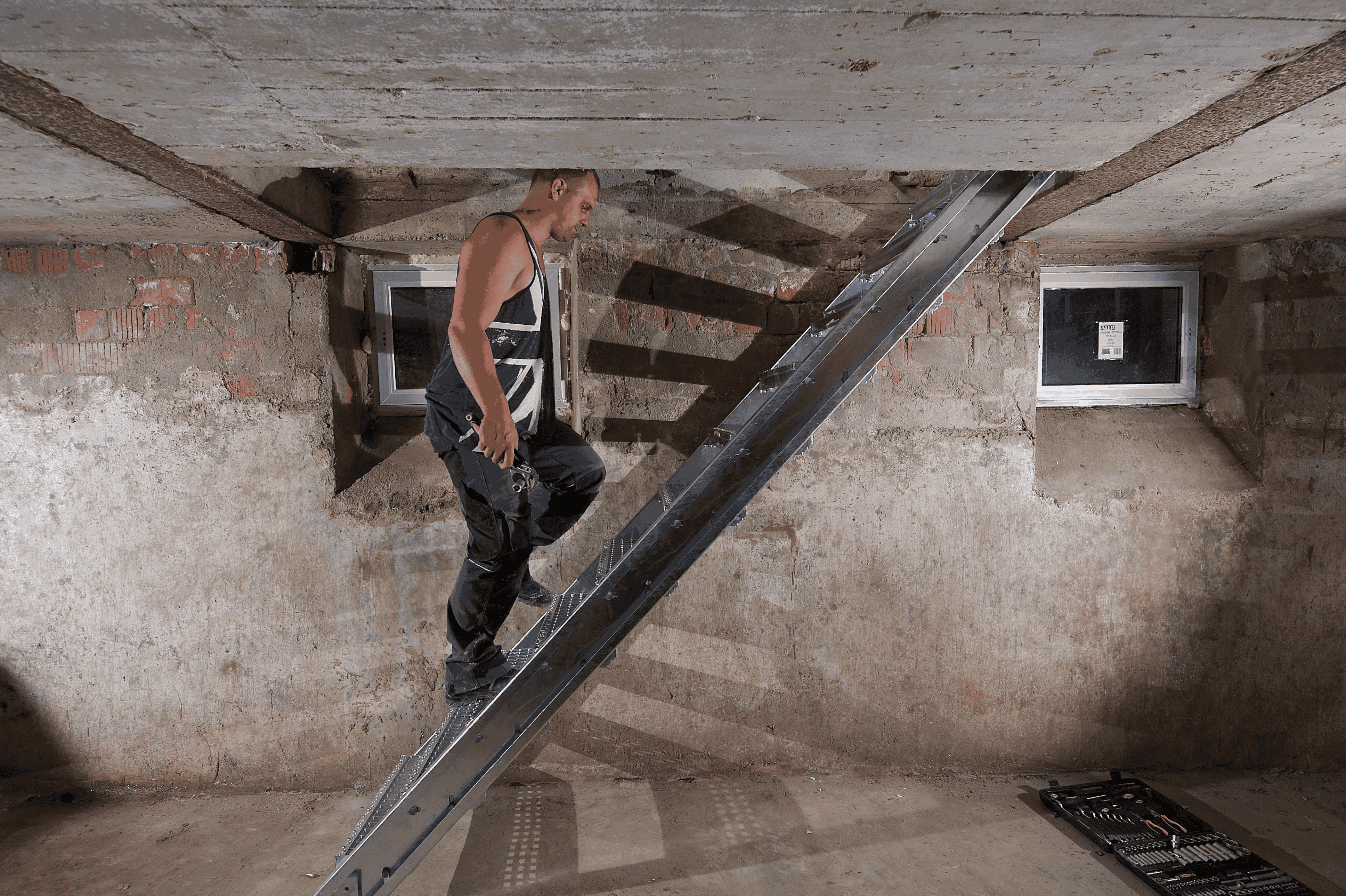 Gitterroststufe 800 x 305 MW 30-30 TS 30-2 Rutschhemmung R10-24-803030302.7